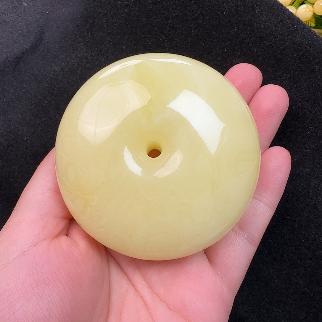 蜜蜡未镶嵌珠宝奇石