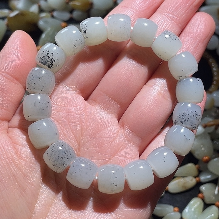 未镶嵌手链和田玉