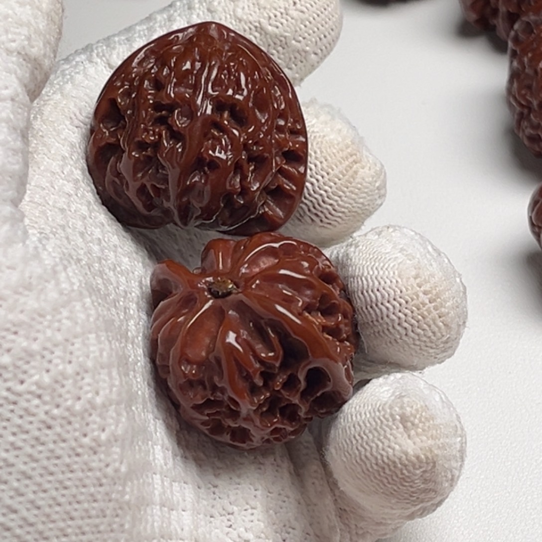 r***楊吊坠桃核文玩核桃链接