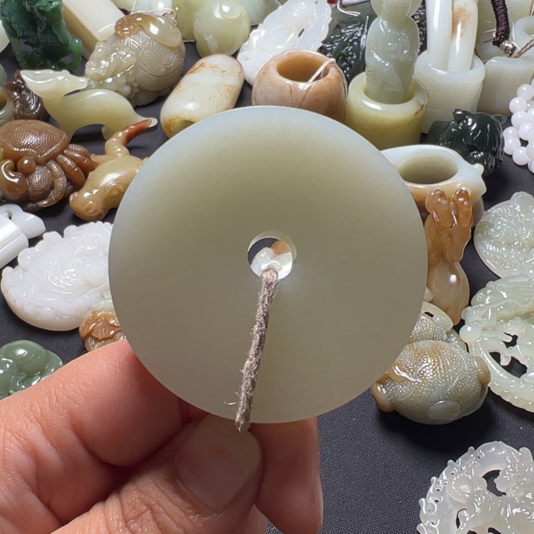 天***秀和田玉未镶嵌颈饰