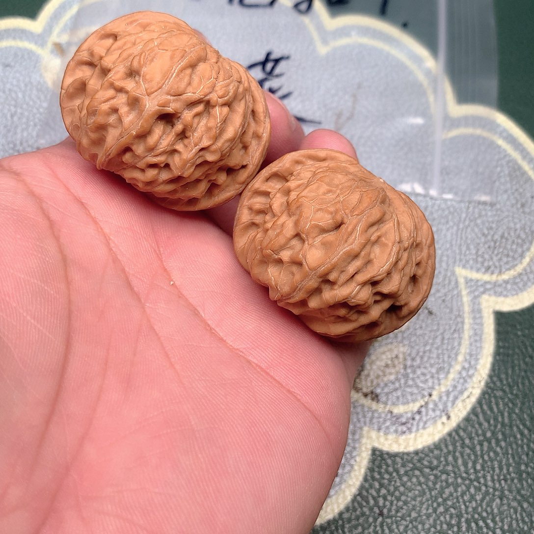 雪***松吊坠文玩核桃磨盘