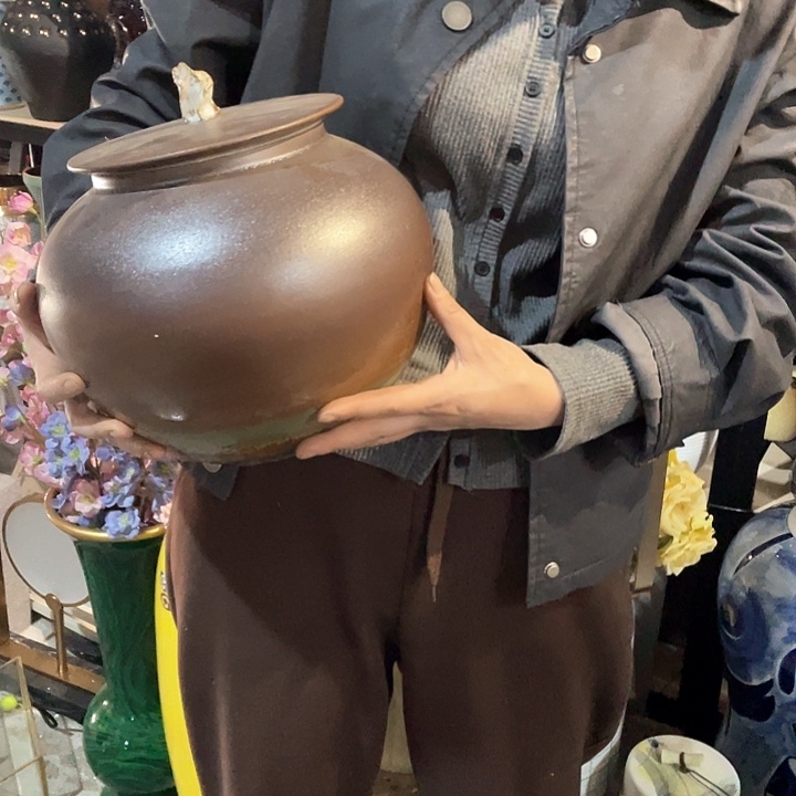 陶瓷花瓶，仿真绿植。