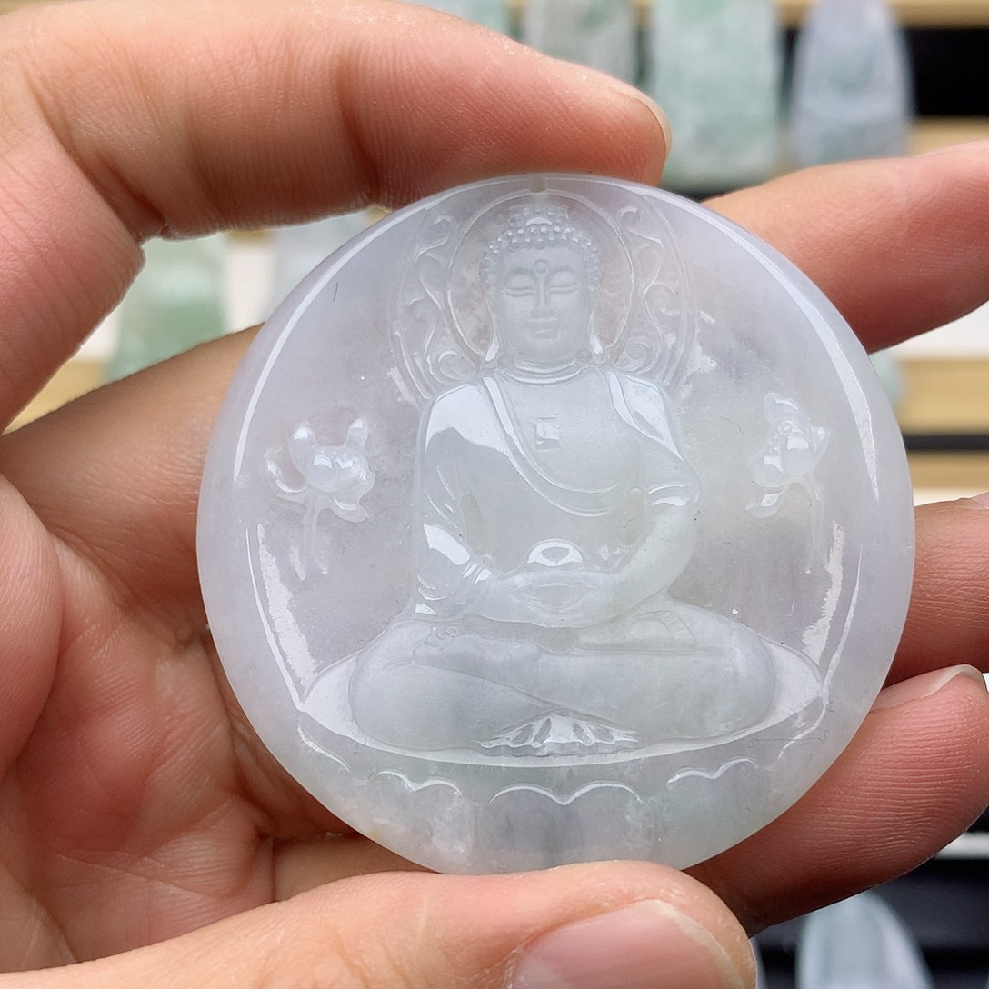 翡翠颈饰未镶嵌大日如来