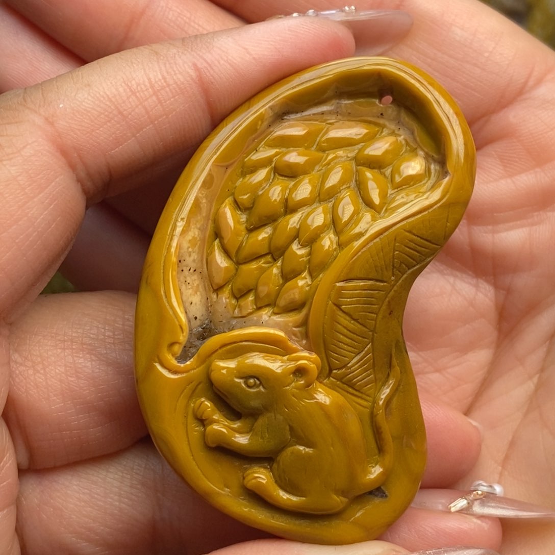 玛瑙/玉髓颈饰未镶嵌战国红