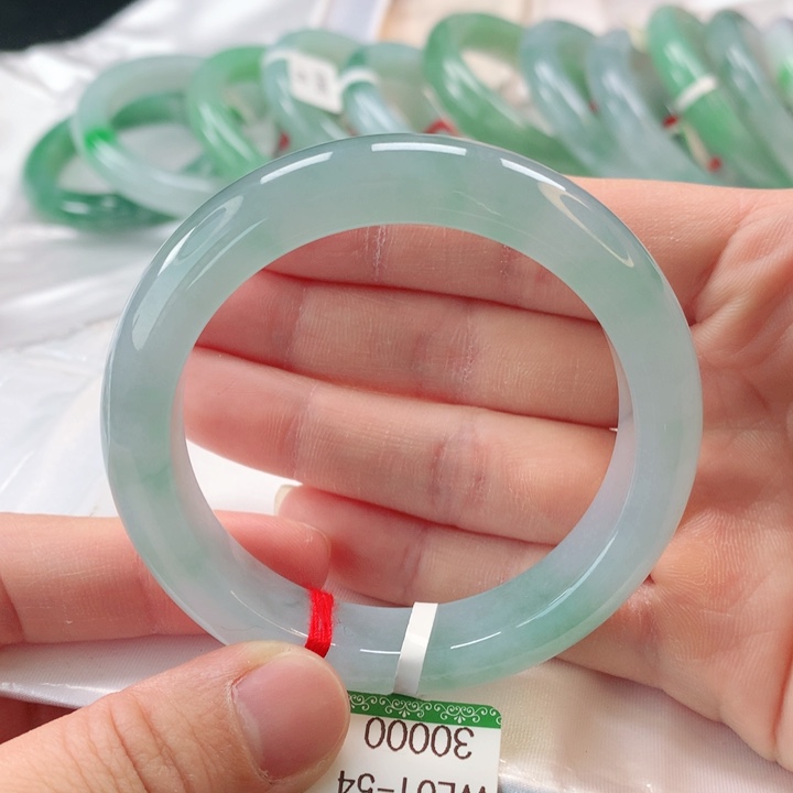 翡翠手镯未镶嵌缅甸A货翡翠手镯