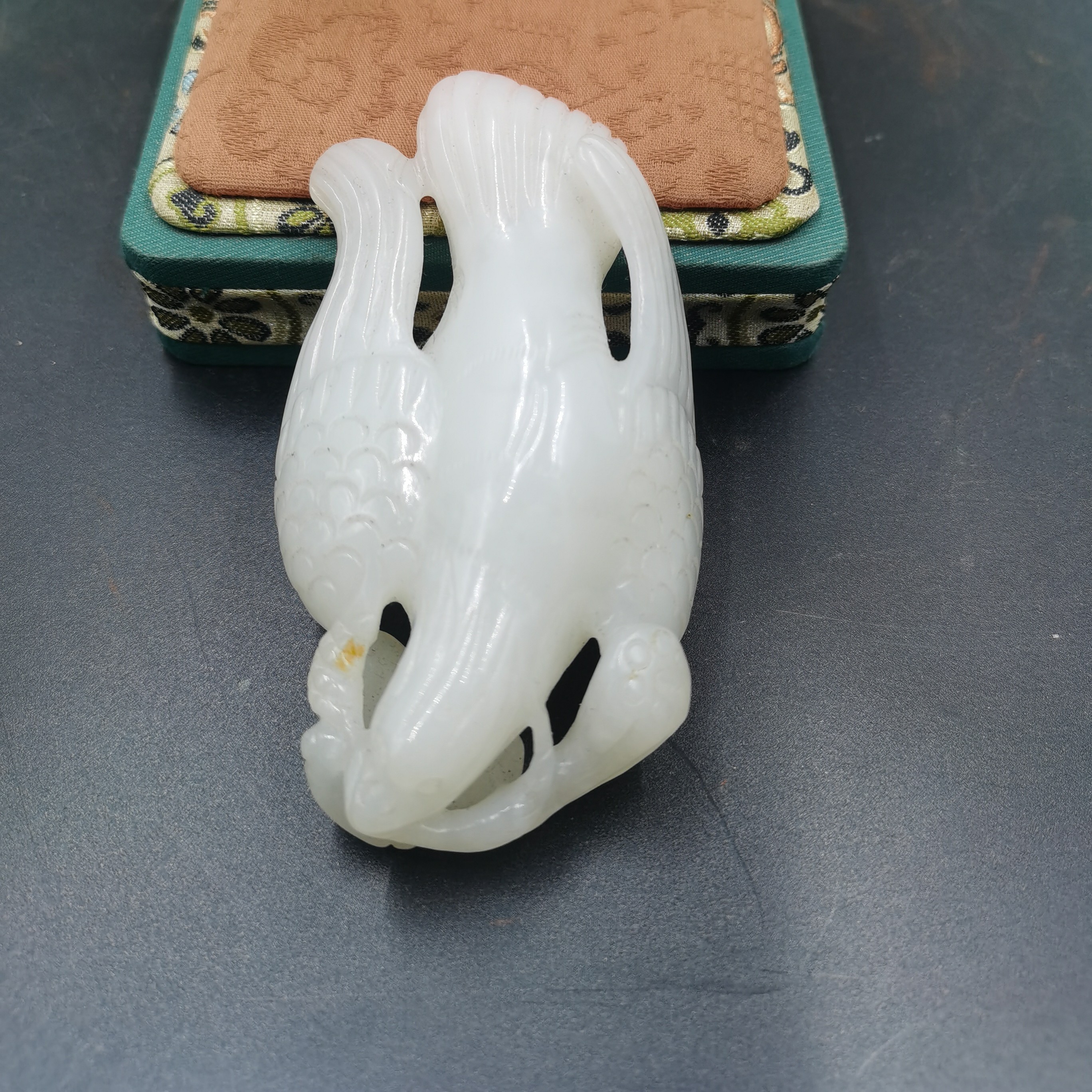 和田玉手把件玉喜鹊