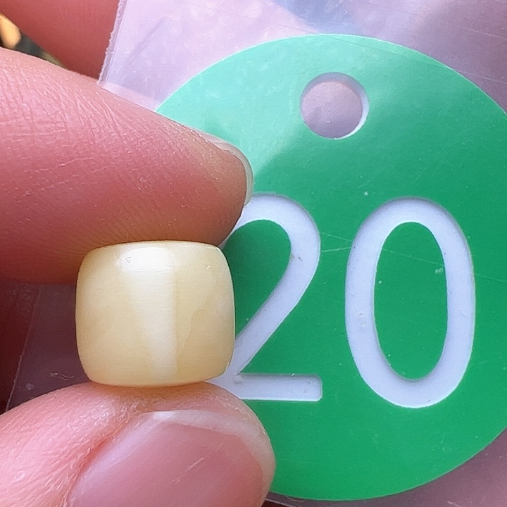 蜜蜡裸石未镶嵌9.8m m