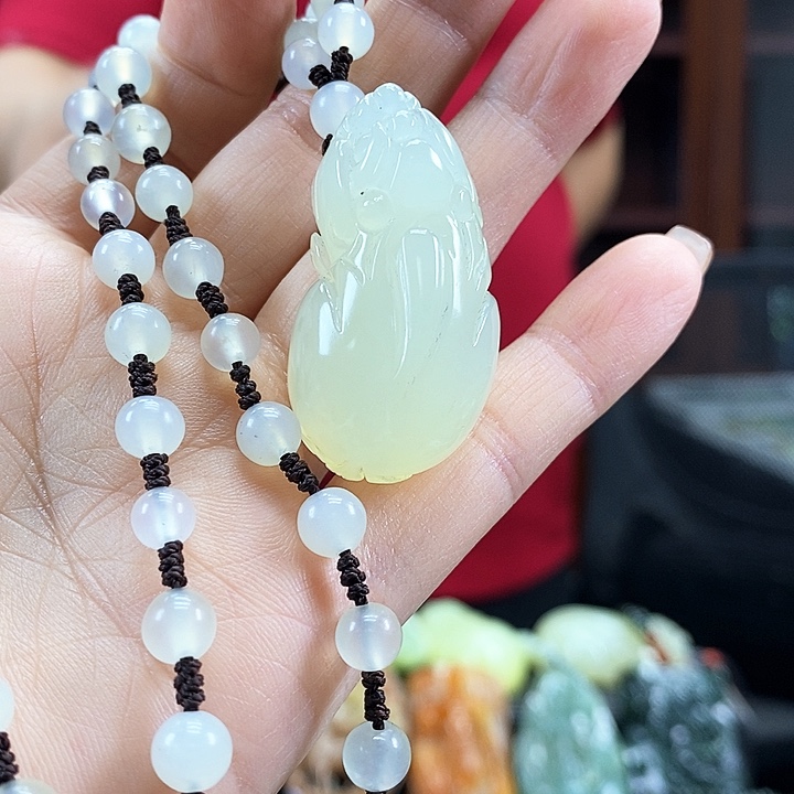 蛇纹石玉吊坠未镶嵌