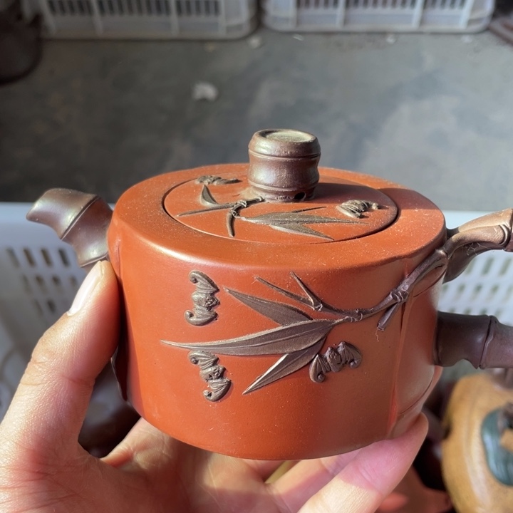 紫砂茶壶老厂紫砂壶一件。