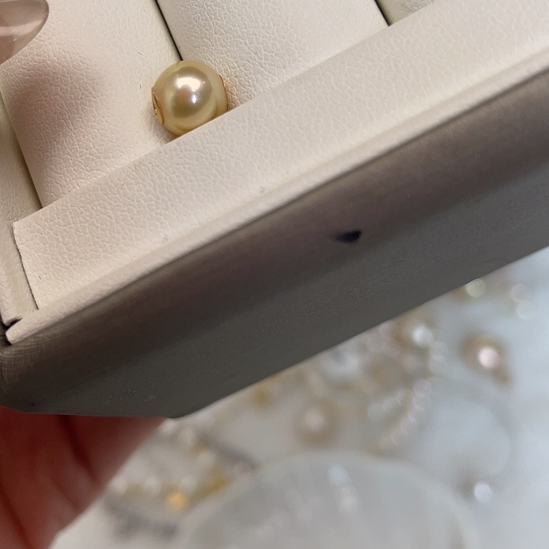 18K金镶嵌海水珍珠吊坠(不含链)