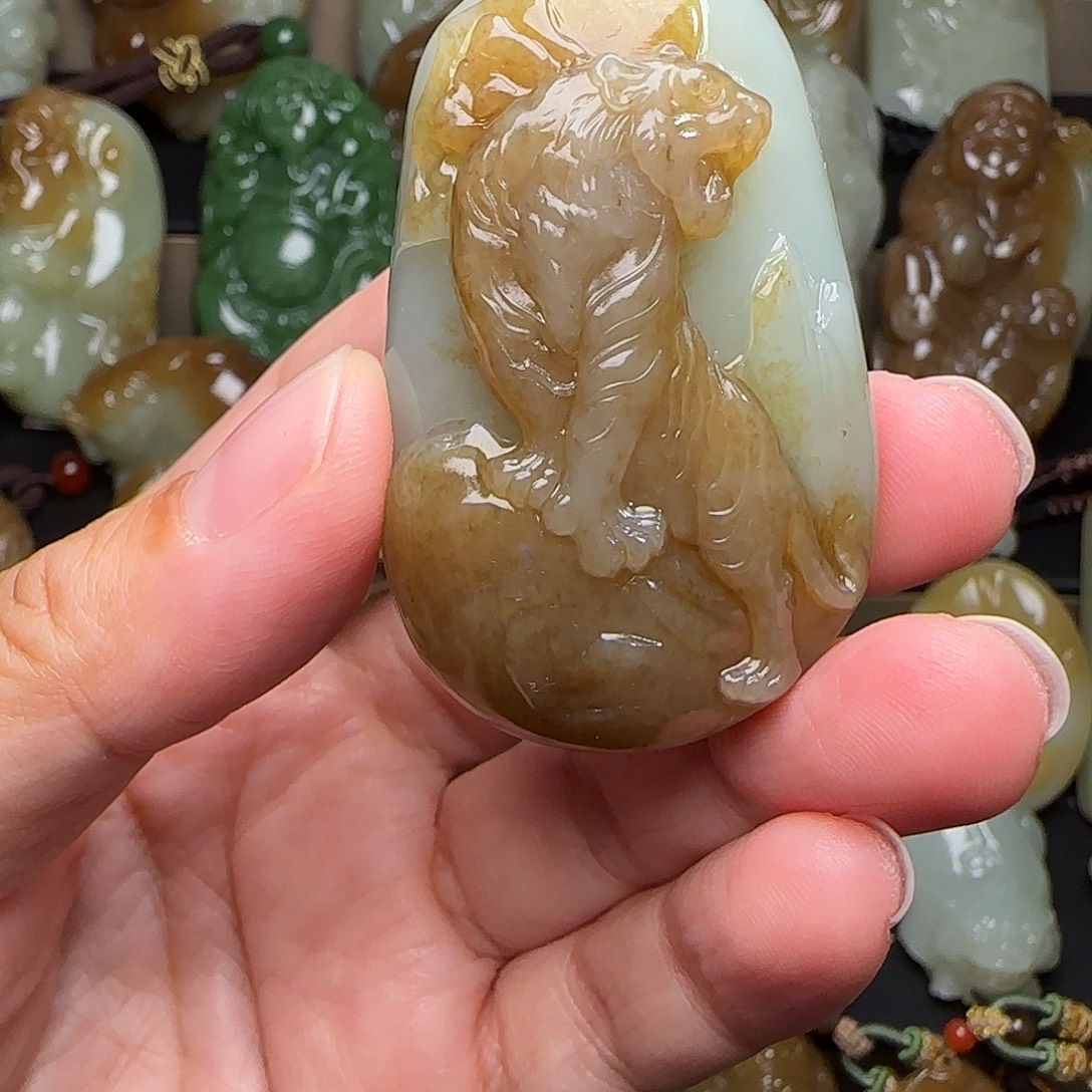 颈饰未镶嵌和田玉