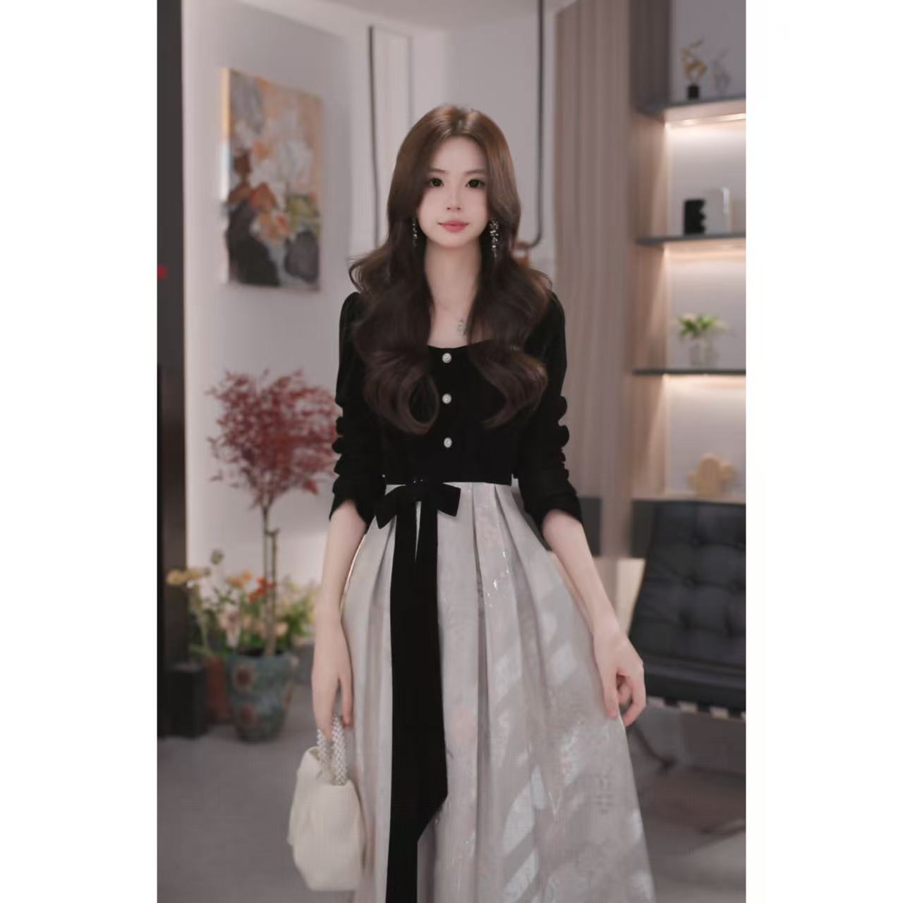 WBR晓西-秋冬新款高腰设计感刺绣收腰法式显瘦气质连衣裙-B8166K