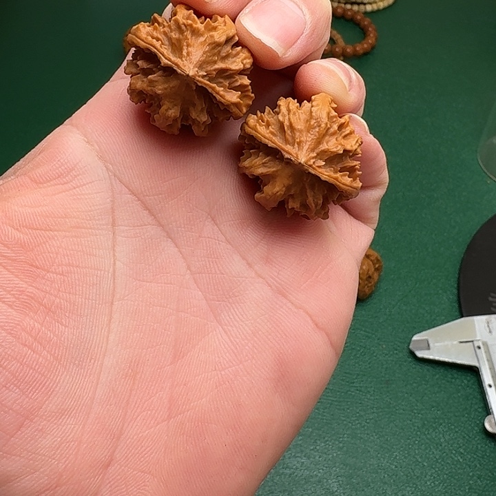 把件文玩核桃闪1，秋子小八楞30尺