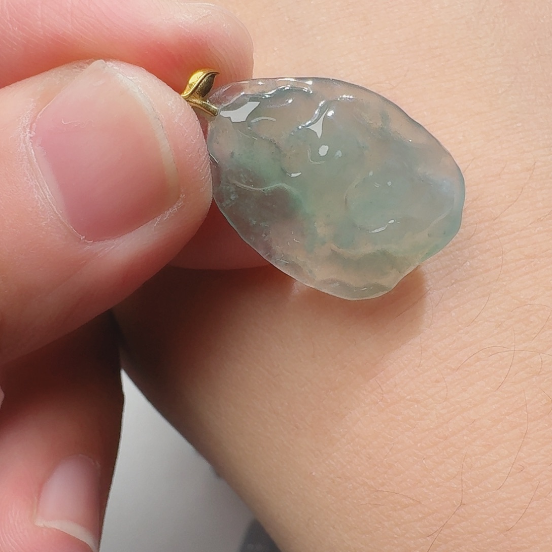 翡翠颈饰18K金镶嵌天然缅甸翡翠A货随形吊坠