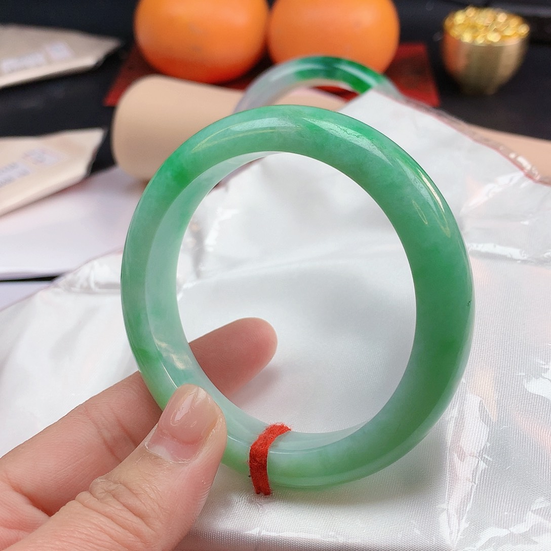 翡翠手镯未镶嵌57圈2373