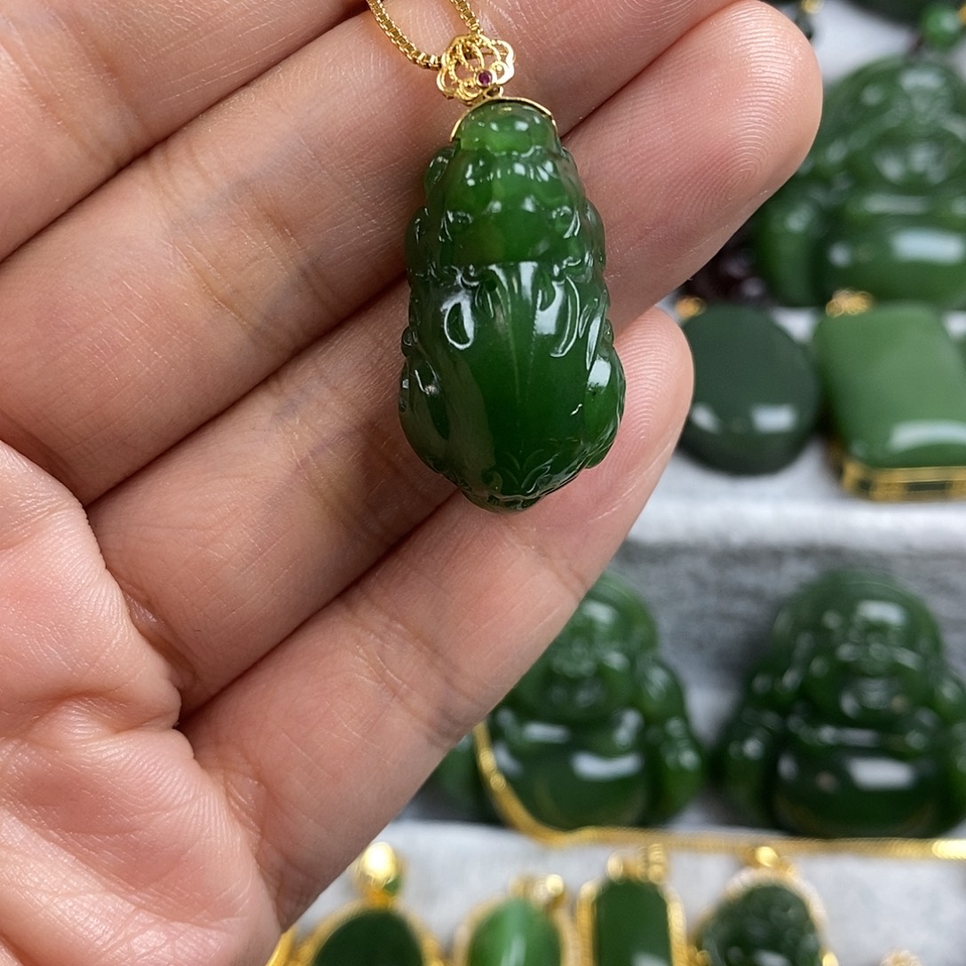 和田玉（碧玉）未镶嵌颈饰