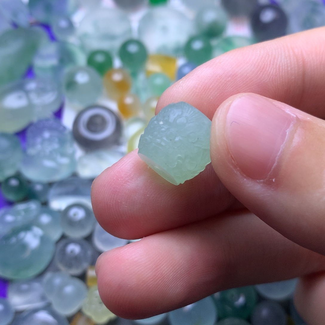 定制翡翠未镶嵌挂件