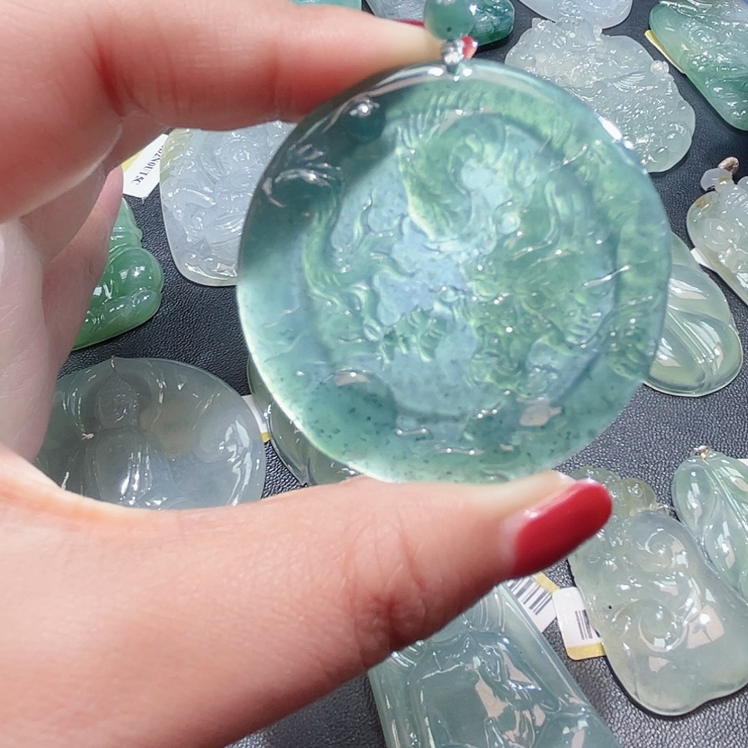 翡翠未镶嵌颈饰吊坠