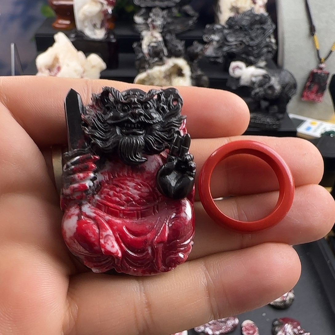 天然辰砂浮雕钟天师吊坠