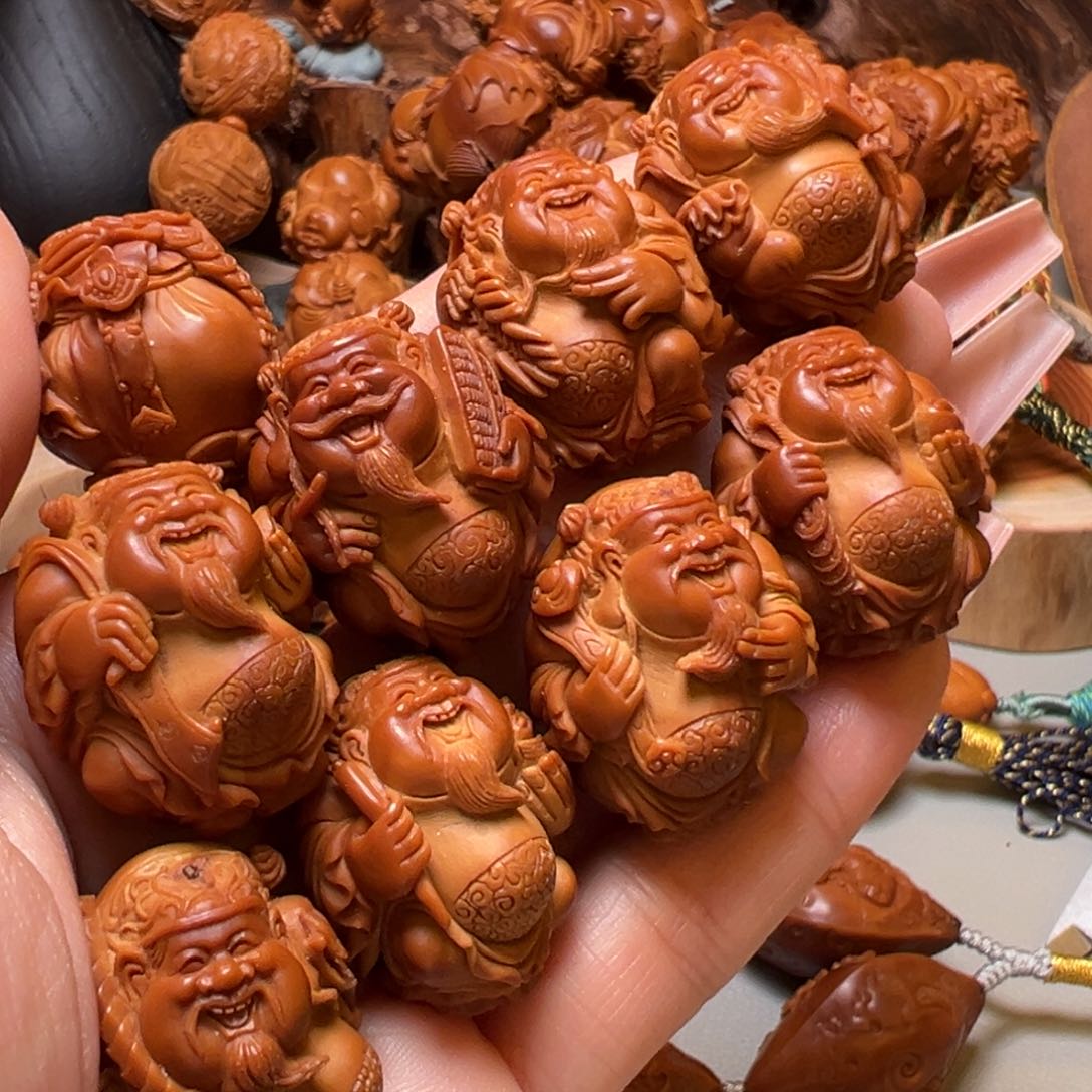 橄榄核手串八大财神