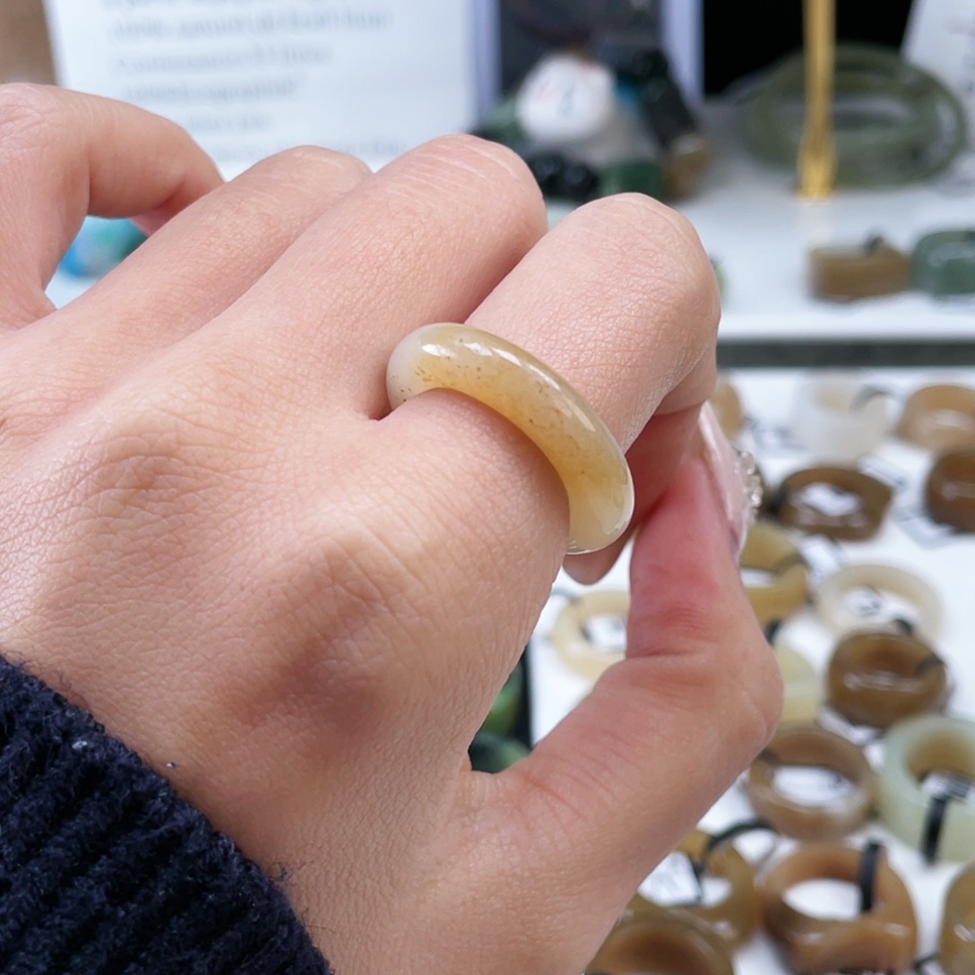 和田玉未镶嵌戒指P99一口糖细条16.3不退换