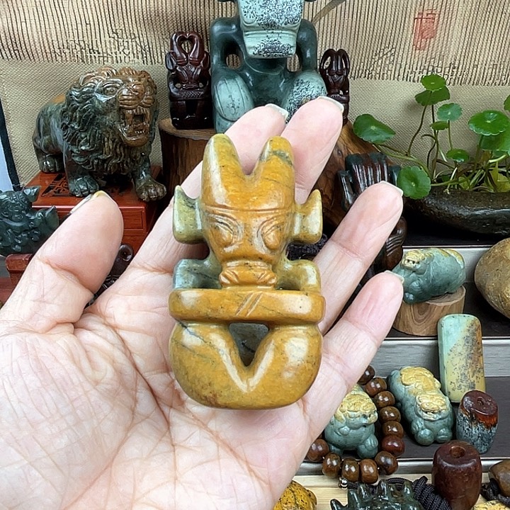 岫岩河磨玉（透闪石质玉）把件未镶嵌