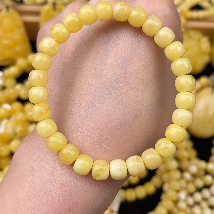 琥珀未镶嵌颈饰琥珀