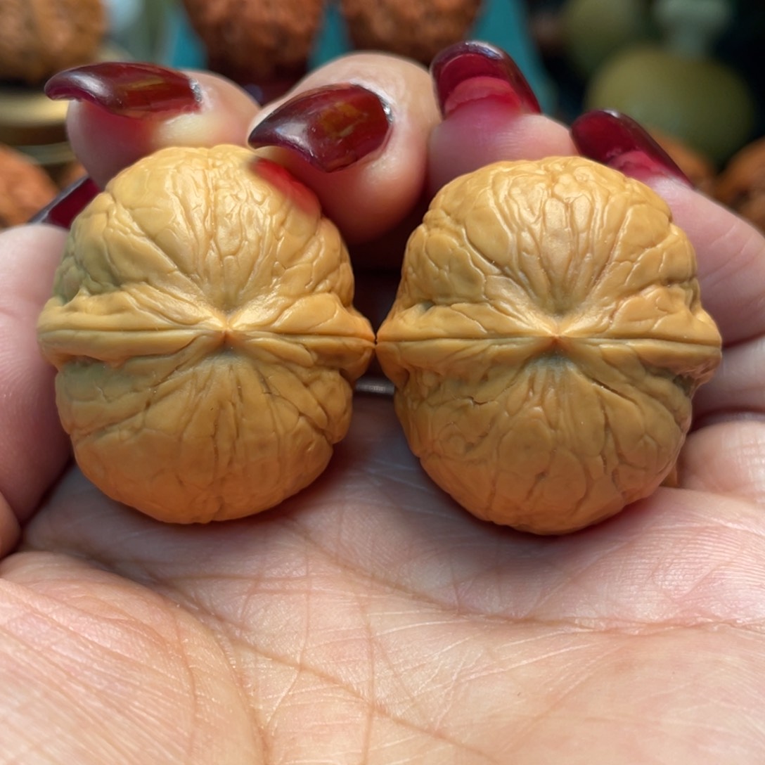 把件文玩核桃蛇皮球