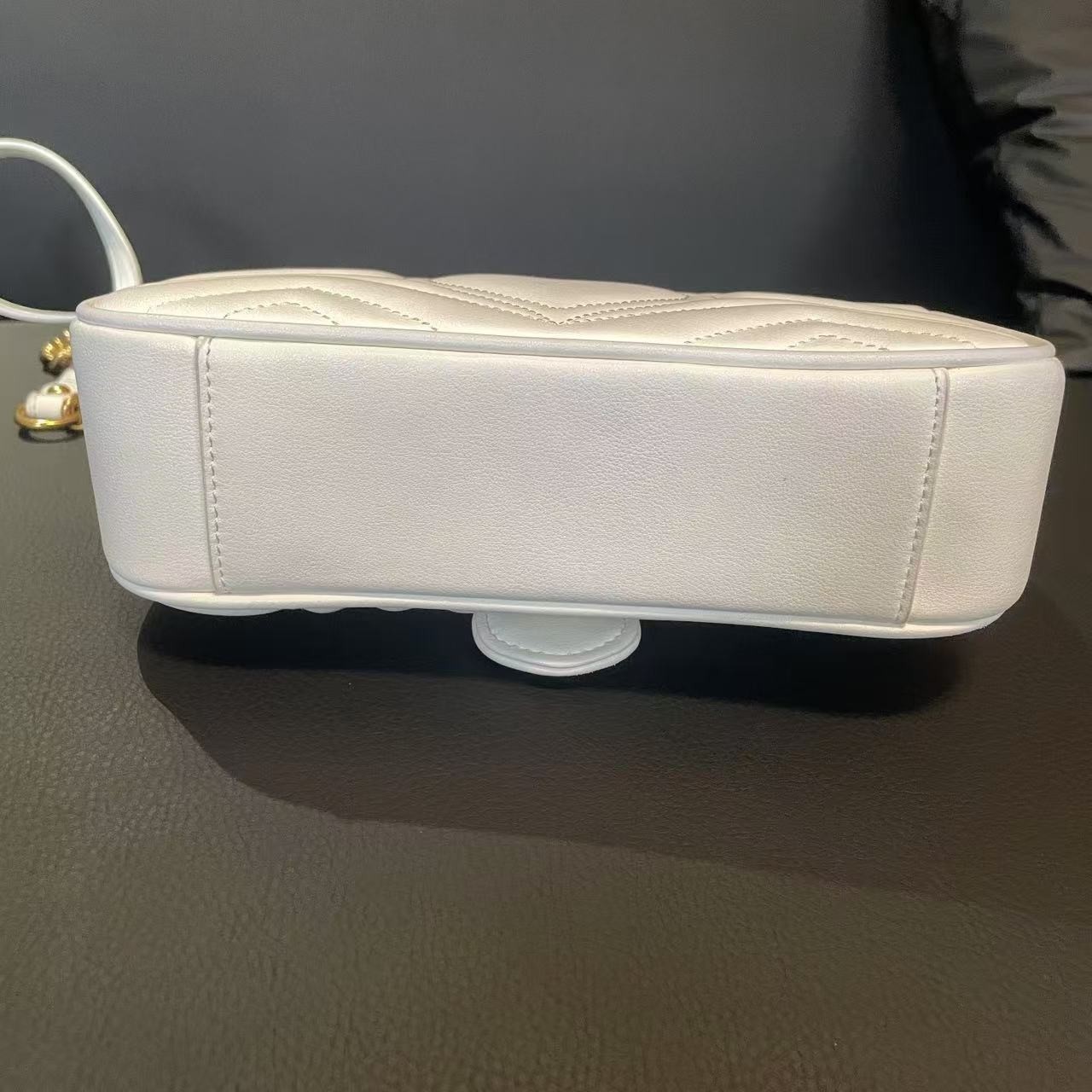 时尚潮流真皮新款女包斜跨包手提包22cm 10649 白色蒙