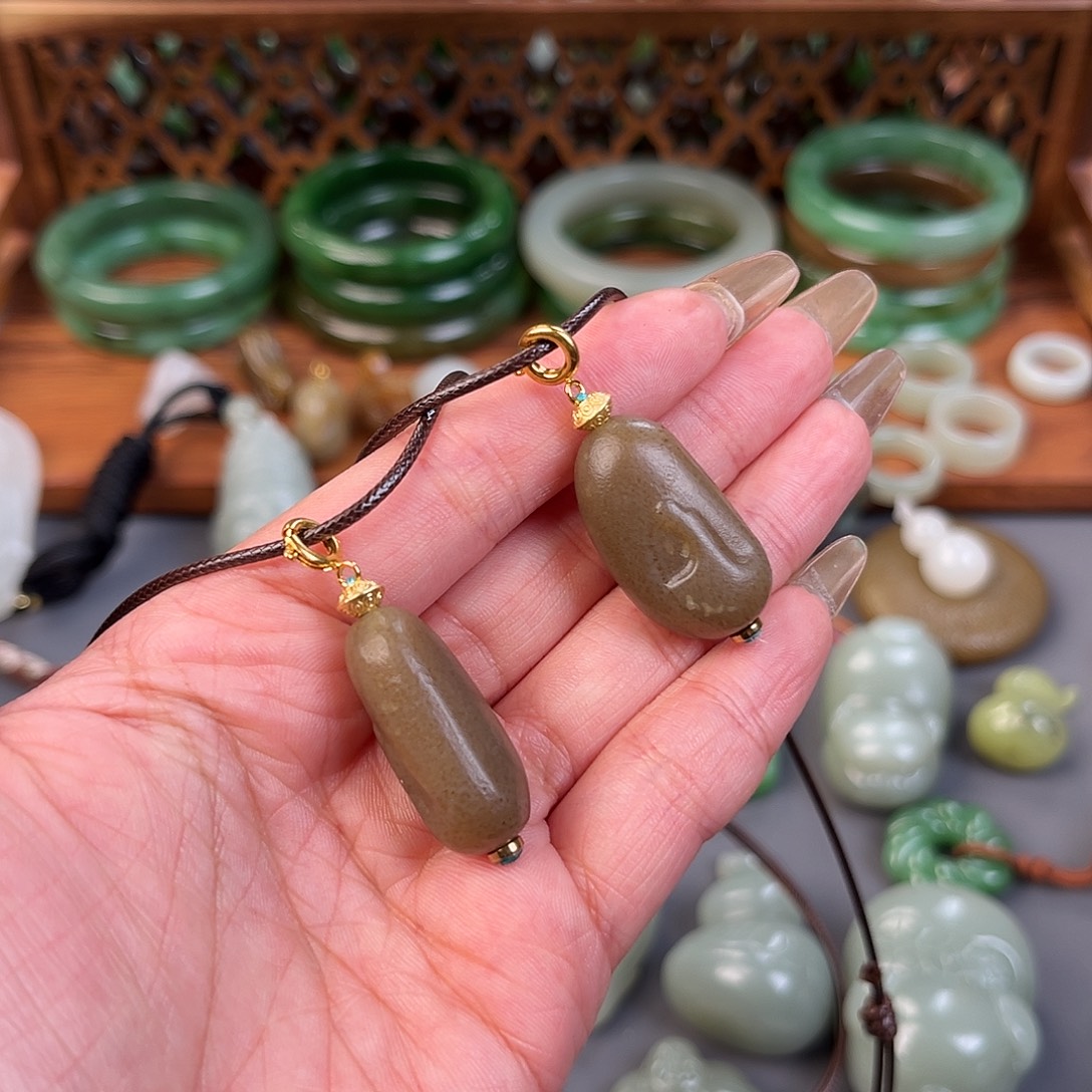 和田玉（糖玉）未镶嵌颈饰