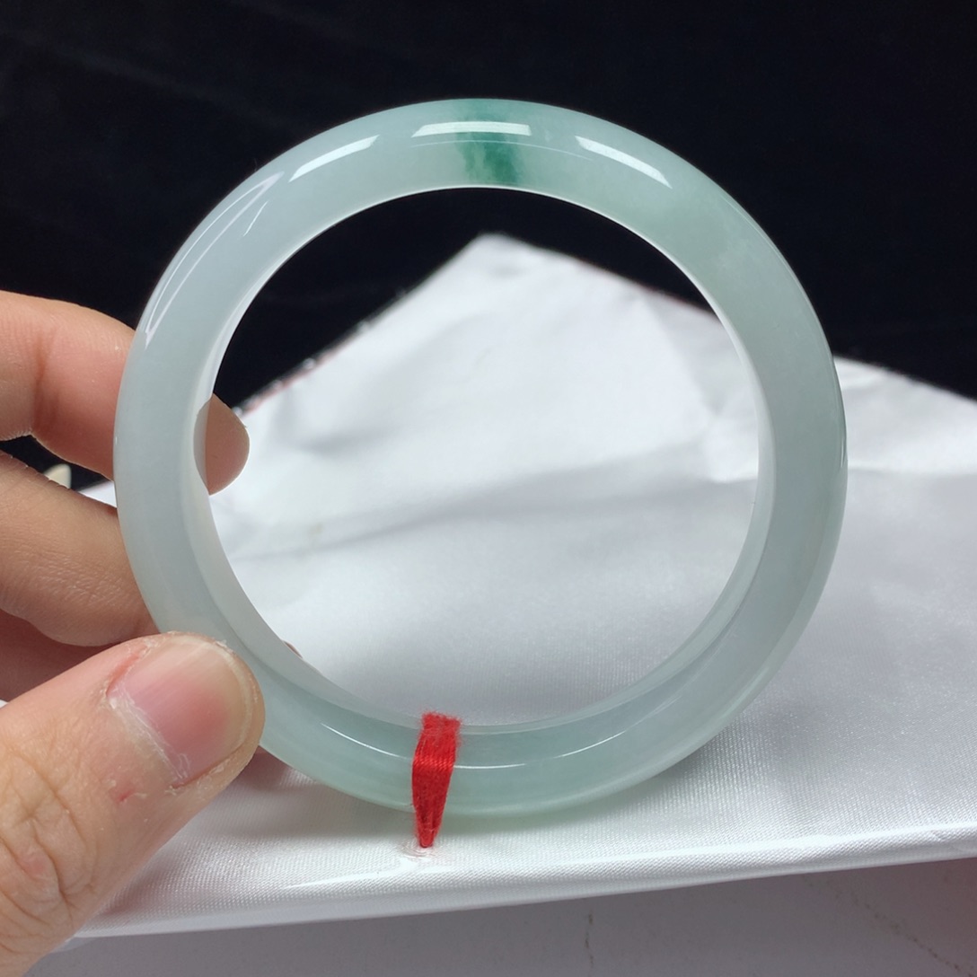 翡翠手镯（圆镯）未镶嵌56.7