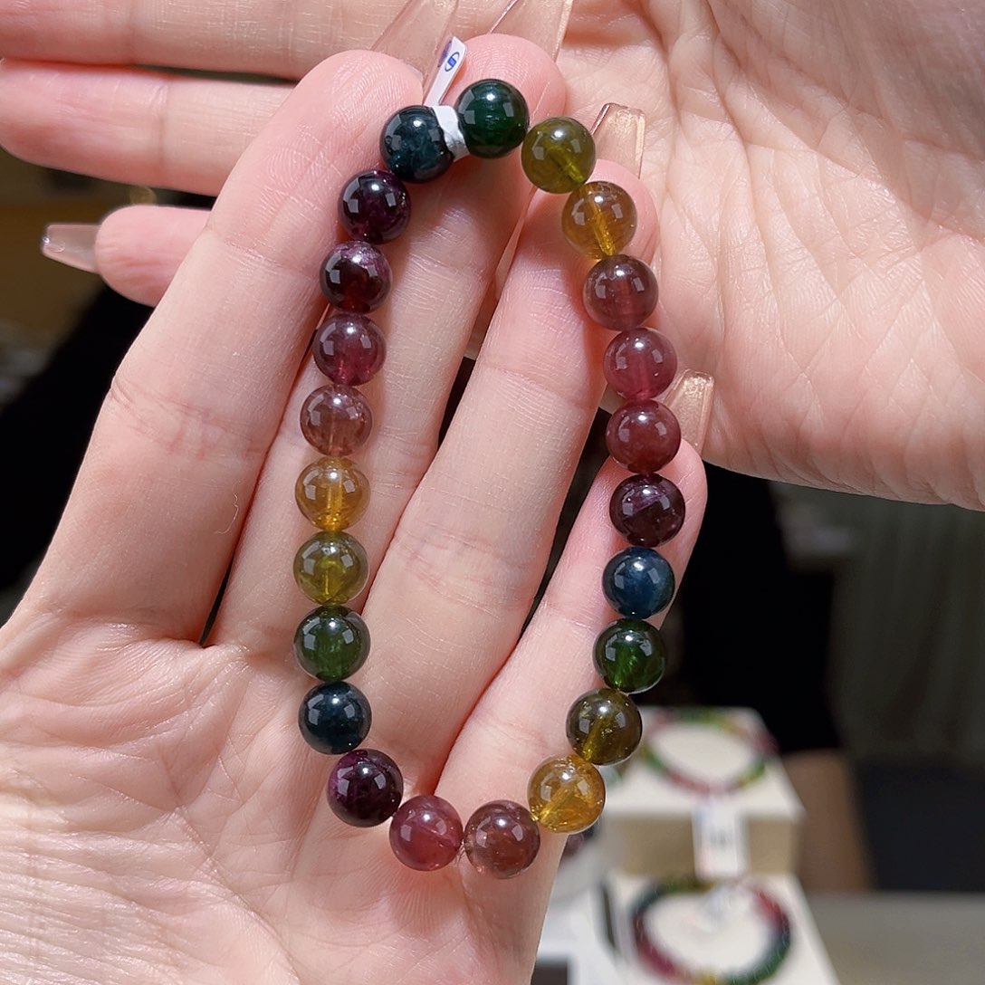 碧玺多样性发一件未镶嵌