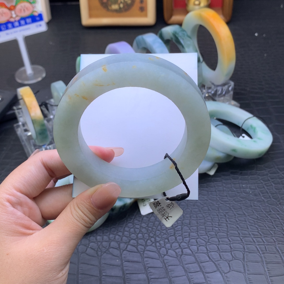定制翡翠未镶嵌翡翠手镯