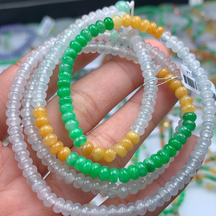 翡翠手镯未镶嵌卡