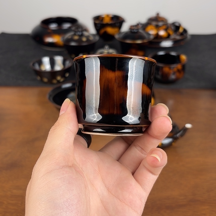 瓷玳瑁釉小容天杯