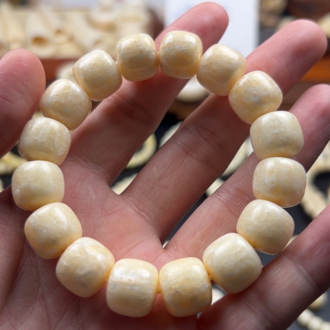 阿***活白玉菩提手串秋秋！！