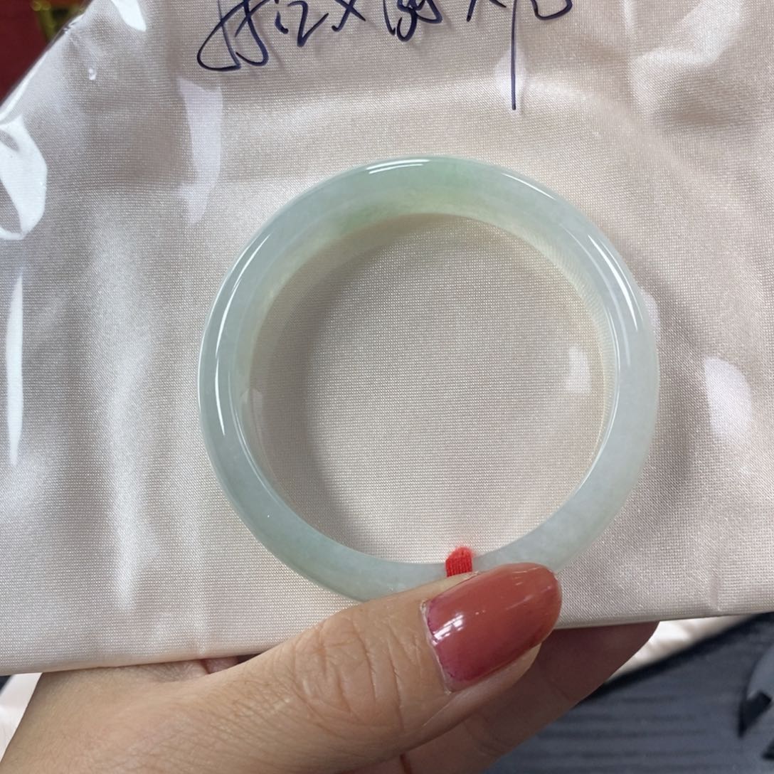 翡翠手镯未镶嵌乐*李天然翡翠