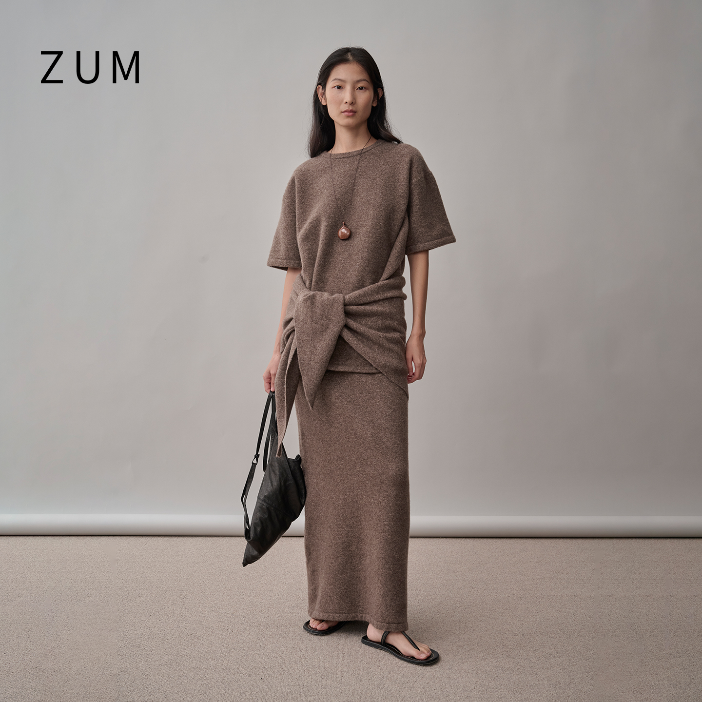 ZUM 宽松简约牦牛绒针织T恤女上衣25秋季新款直筒针织半身裙套装