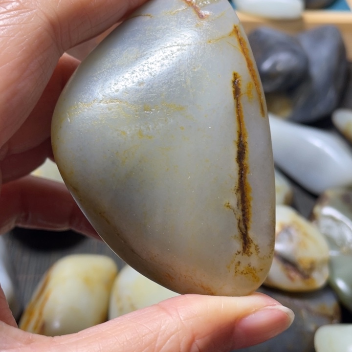 起***超和田玉未镶嵌颈饰