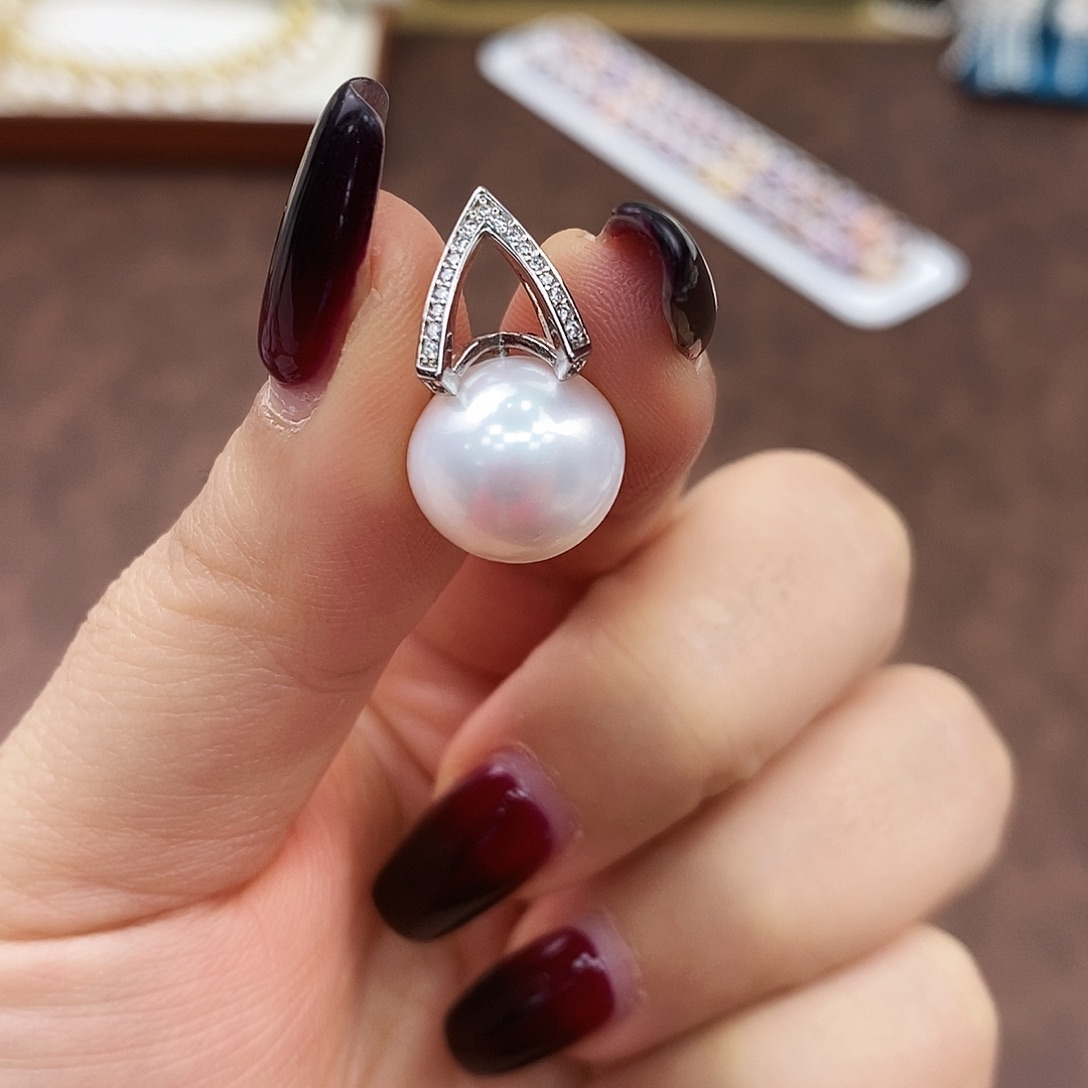 颈饰银S925镶嵌淡水珍珠