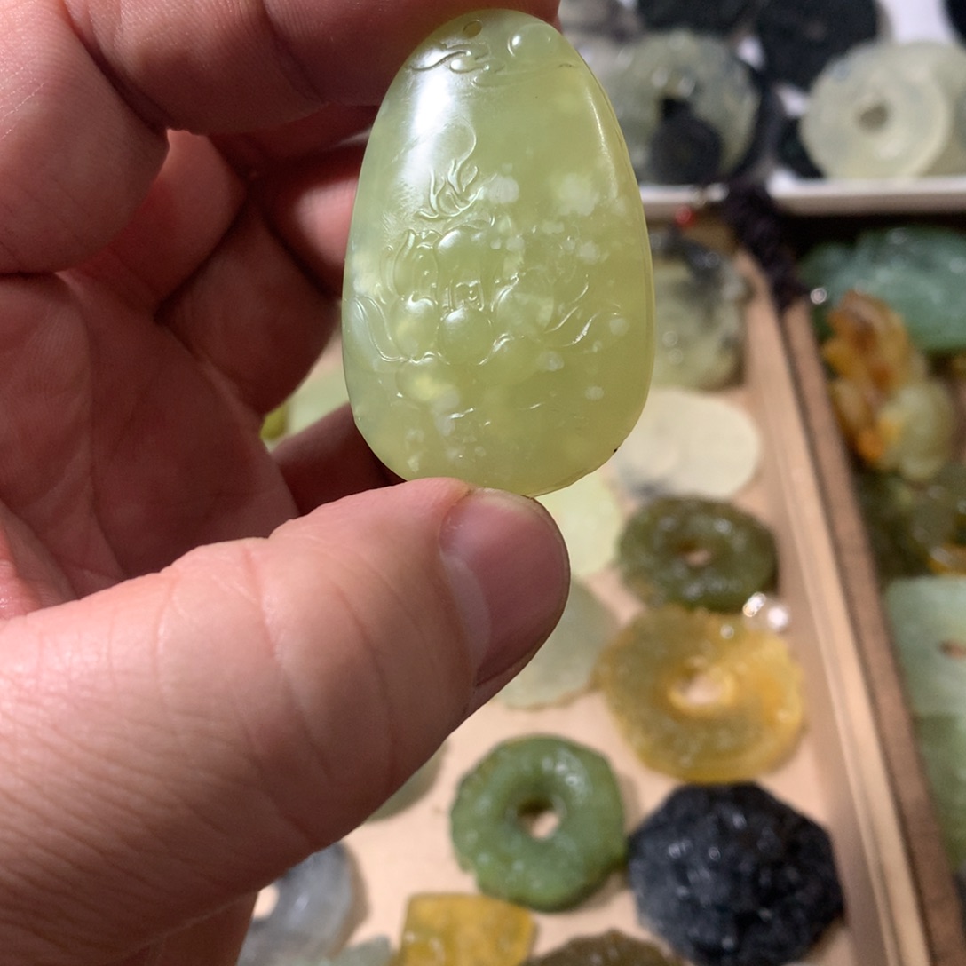 【闪购商品】蛇纹石玉颈饰未镶嵌