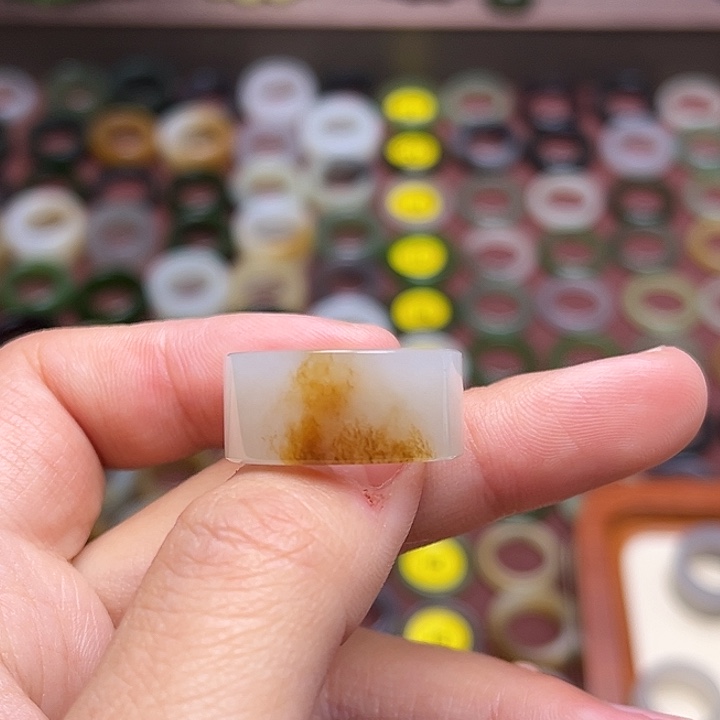 和田玉戒指未镶嵌17.2 一口火焰糖 无鉴赏