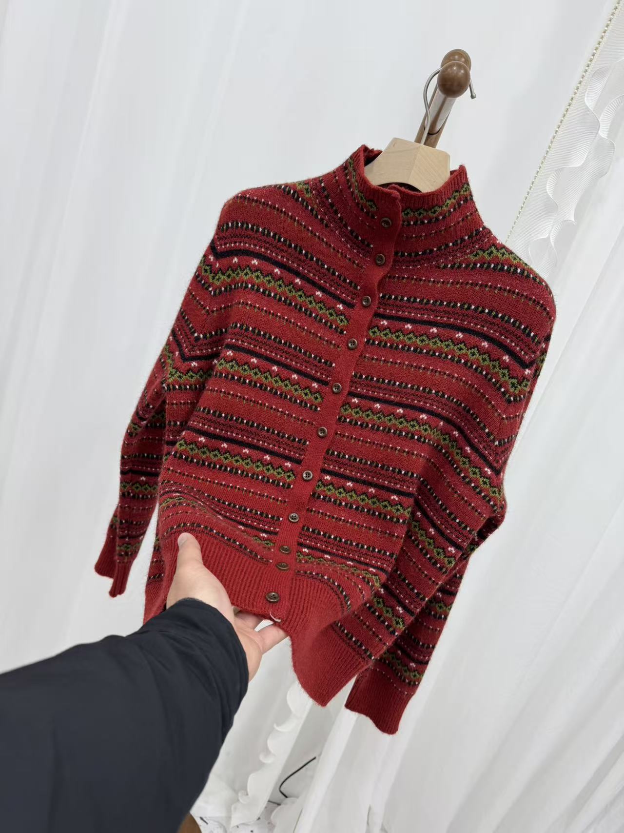 【红色细条纹半高领开衫】时尚百搭休闲针织衫