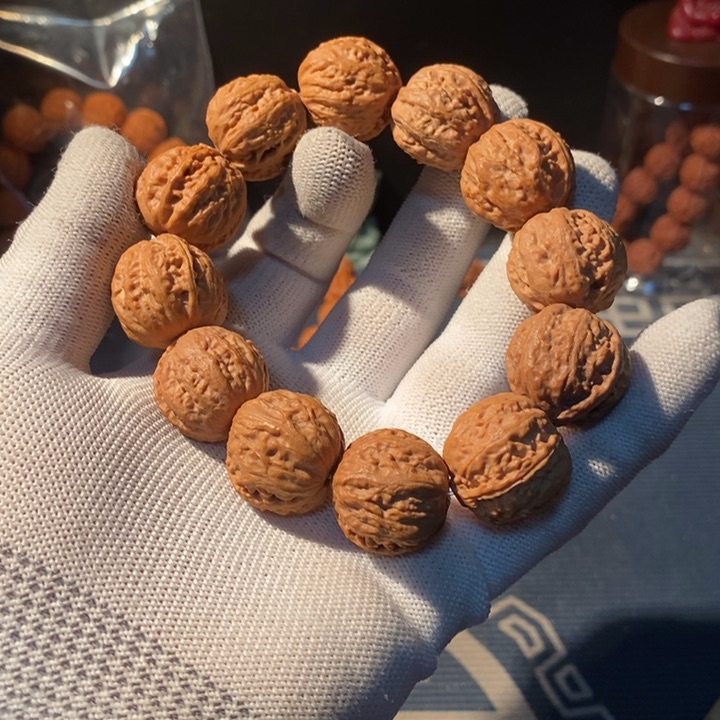 文玩核桃手串……84