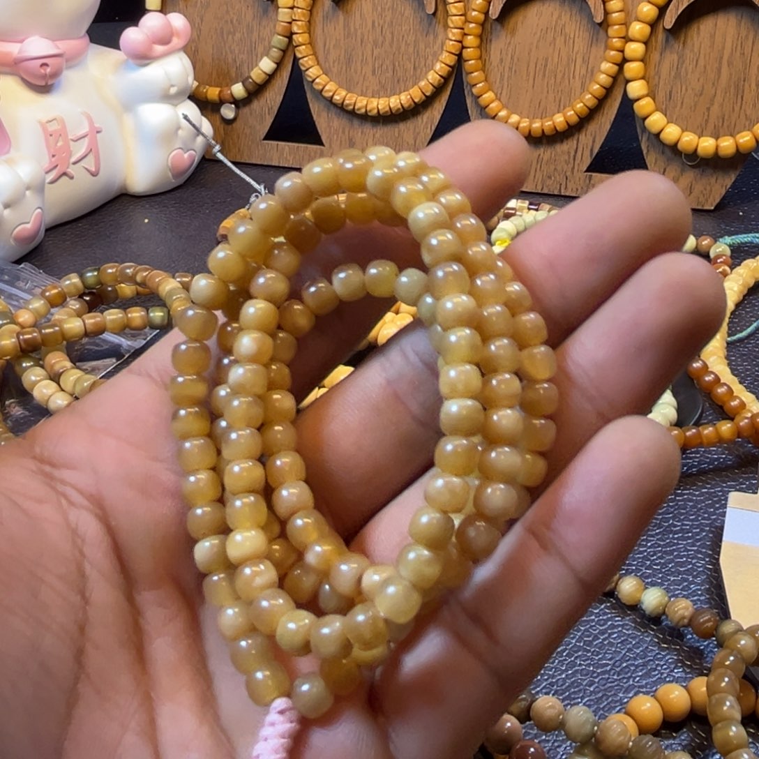 兔****吊坠龙眼菩提新料玉化脖挂老型