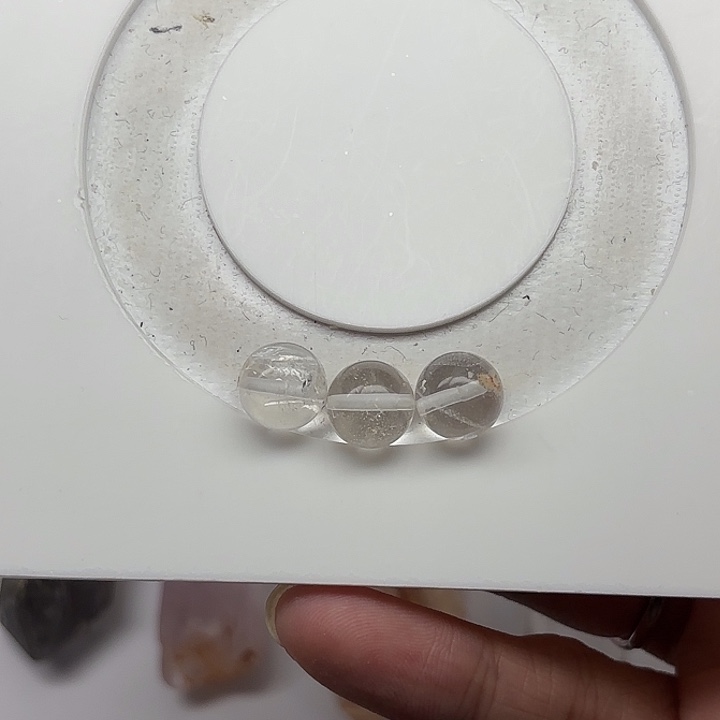 水晶未镶嵌颈饰3颗9mm+闪灵钻圆珠默认微瑕