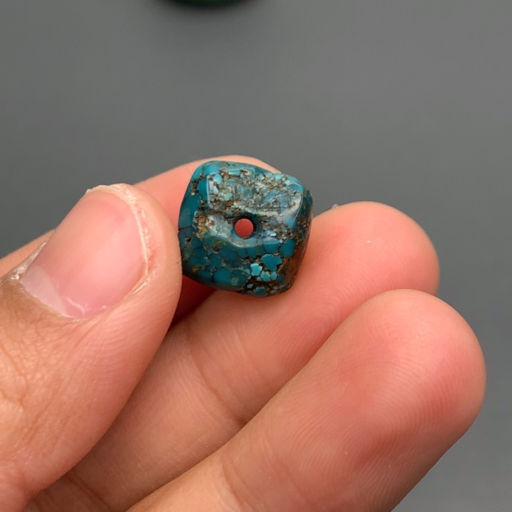 绿松石颈饰未镶嵌