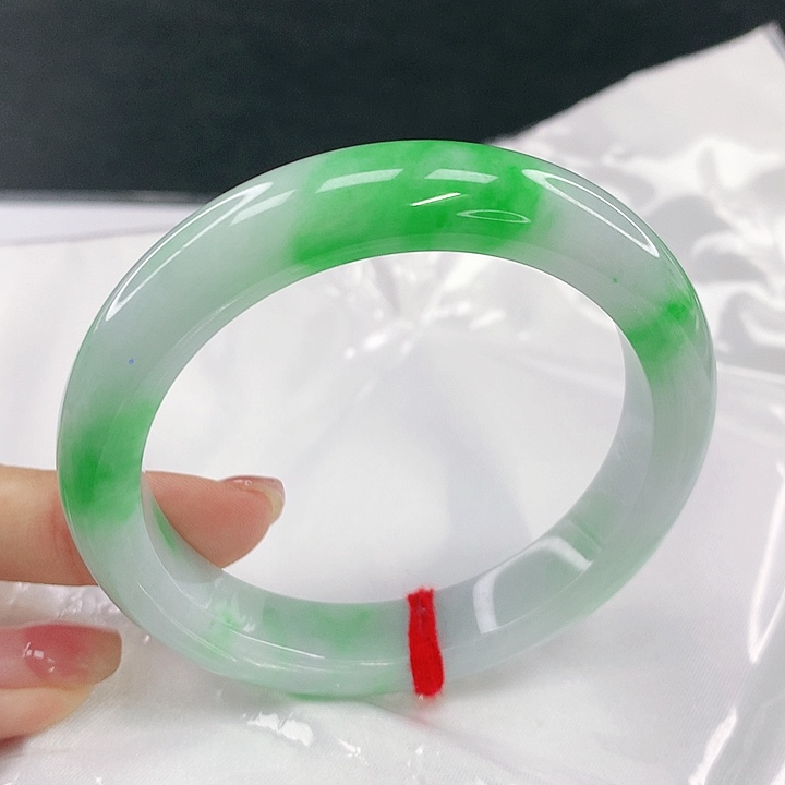 翡翠未镶嵌手镯圈56.8，03041