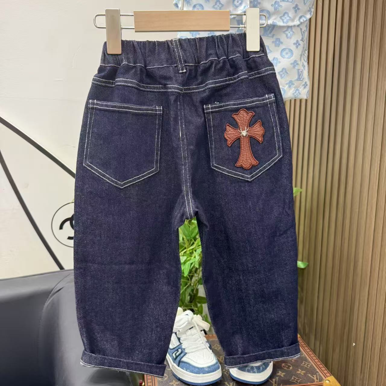 2025年秋季新款百搭深色牛仔长裤