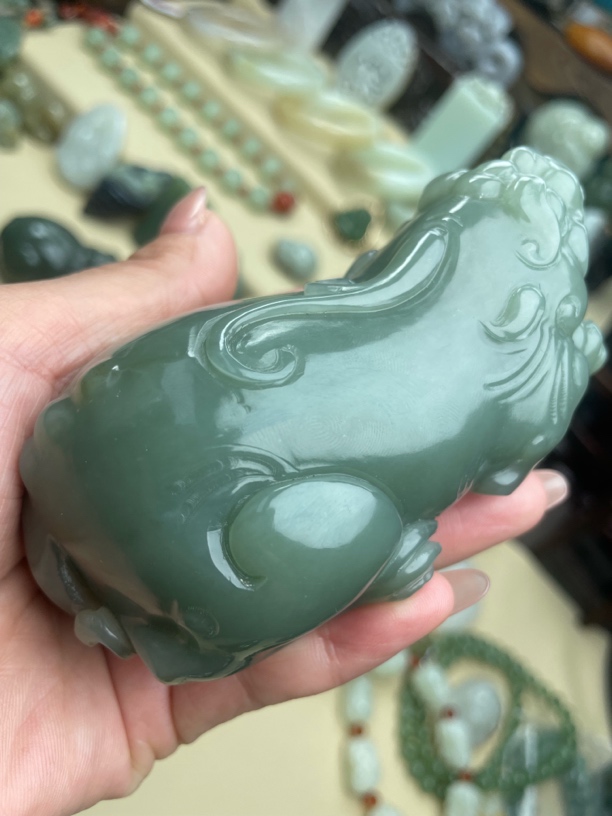和田玉大貔貅手把件小摆件
